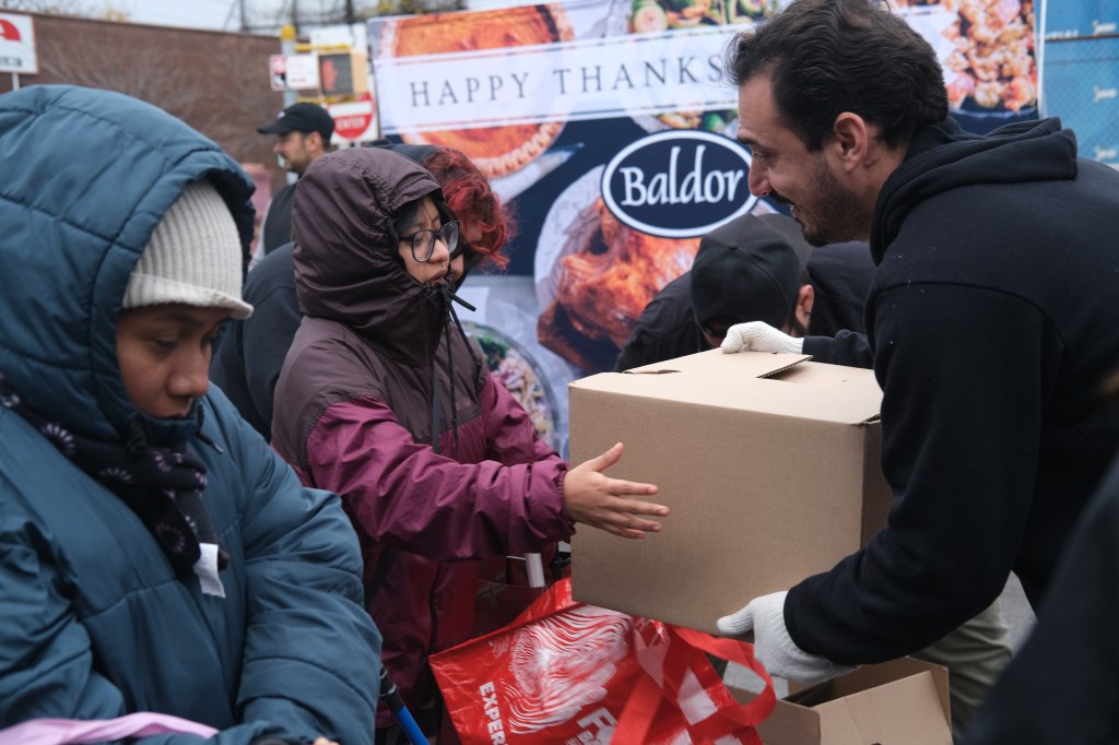 Annual Baldor Thanksgiving giveaway delivers meal kits to thousands of&nbsp;Bronxites